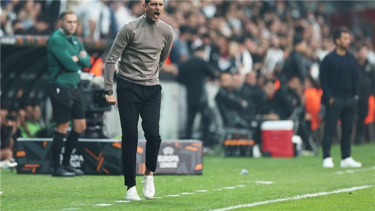 Eintracht freut sich auf Fußball-Fest gegen die Bayern Will sein Team auch gegen die Bayern nach vorn treiben: Eintracht-Trainer Dino Toppmöller.