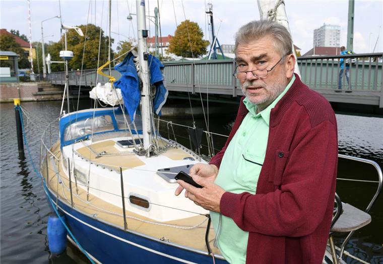 Nach dem Schiffbruch-Drama: Auf Kurs zurück ins Leben Will wieder zurück aufs Meer, um das Trauma zu überwinden: Der Bremerhavener Segler Karl-Heinz Meer (66).