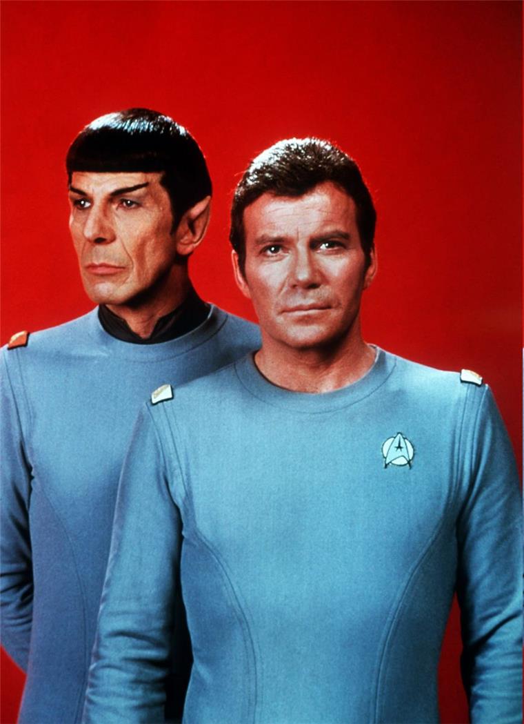Star Trek feiert 50 Jahre in unendlichen Weiten William Shatner (rechts) und Leonard Nimoy wurden in Star Trek an Bord der Enterprise zu wahren Ikonen.