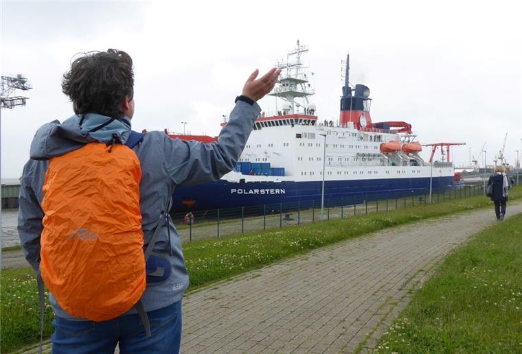 „Polarstern“ ist aus der Antarktis wieder zurück in Bremerhaven Willkommen in Bremerhaven: Am Sonntag kehrte die „Polarstern“ in ihren Heimathafen zurück.