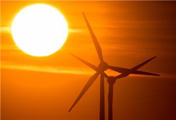 Windkraft und Sonnenenergie sollen in Zukunft die Haupt-Energiequellen in Deutschland sein. Doch in Niedersachsen hinkt der Ausbau den Plänen deutlich hinterher.