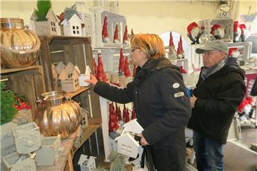 Winterzeit ist Dekozeit: Beim Museumszauber in Nordenham gab es eine große Auswahl von Artikeln.