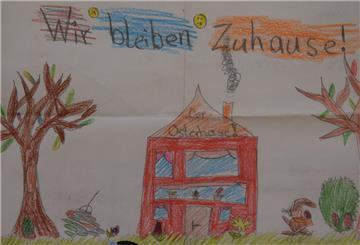 "Wir bleiben zuhause": Die Corona-Pandemie schlägt sich auf manche Zuschriften und Bilder von Kindern an den Osterhasen nieder.