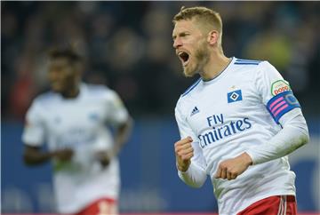 Wird auch in der neuen Saison die Kapitänsbinde  des HSV tragen: Aaaron Hunt.