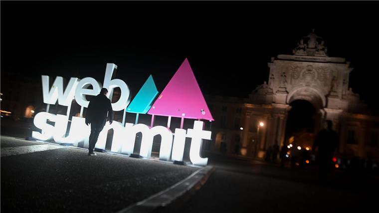 Wirtschaftsminister Habeck will Gründerinnen besser fördern Wirtschaftsminister Habeck wird bei Besuch des „Web Summits“ in Lissabon von einer rein weiblichen Delegation begleitet.