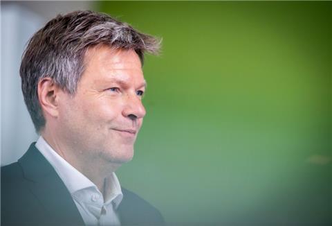 Wirtschaftsminister Robert Habeck hat die Alarmstufe des Notfallplans Gas ausrufen.