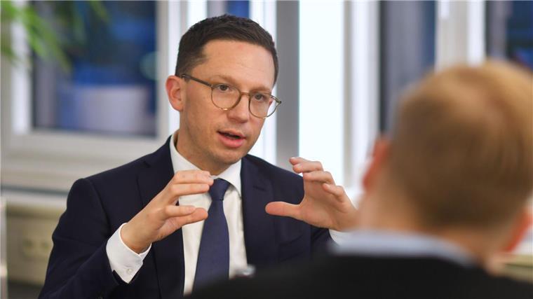 Wissenschaftsminister Mohrs hat mindestens eine Exzellenz-Uni als Ziel ausgegeben. (Archivbild)