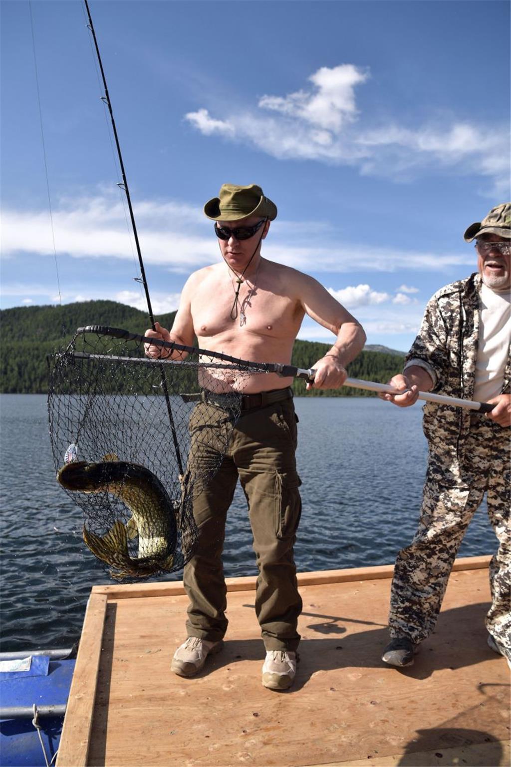 Wladimir Putin beim Angeln .