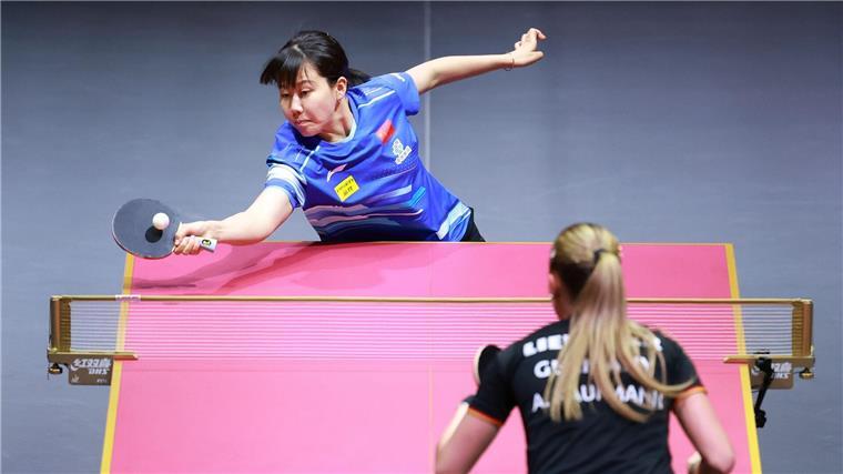„Die sollen aufpassen“: Kaufmanns Kampfansage nach WM-Aus WM-Duell: Annett Kaufmann gegen die Chinesin Chen Xingtong.