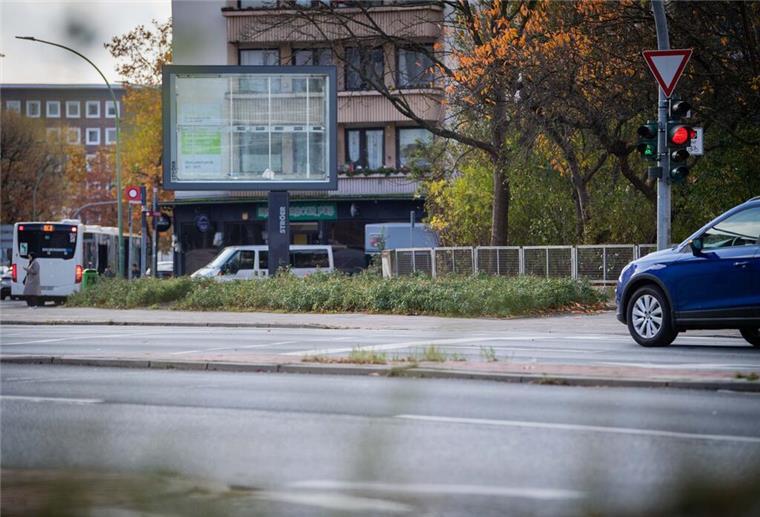 Wer hat denn hier den „Sail 2025“-Schriftzug am Freigebiet gemopst? Wo sich sonst der Schriftzug „Sail 2025“ befand, ist nun gähnende Leere an Kreuzung Hafenstraße/Lloydstraße.