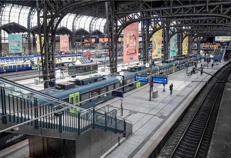 Hamburger Bahnhof ohne Hektik Wo sich sonst Menschenmassen drängen, ist beinahe vollständige Leere eingekehrt.
