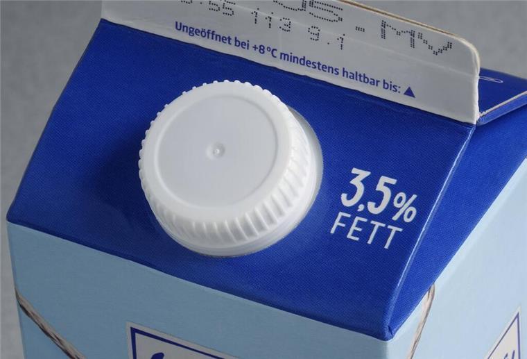 Auf einer Milchverpackung ist das Mindesthaltbarkeitsdatum abgedruckt.