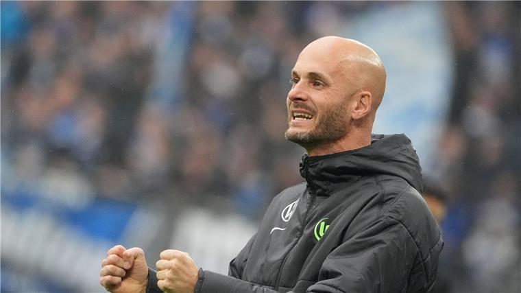 Pokal als Chance: Wolfsburg will ersten Heimsieg seit Januar Wolfsburg-Trainer Paul Simonis.