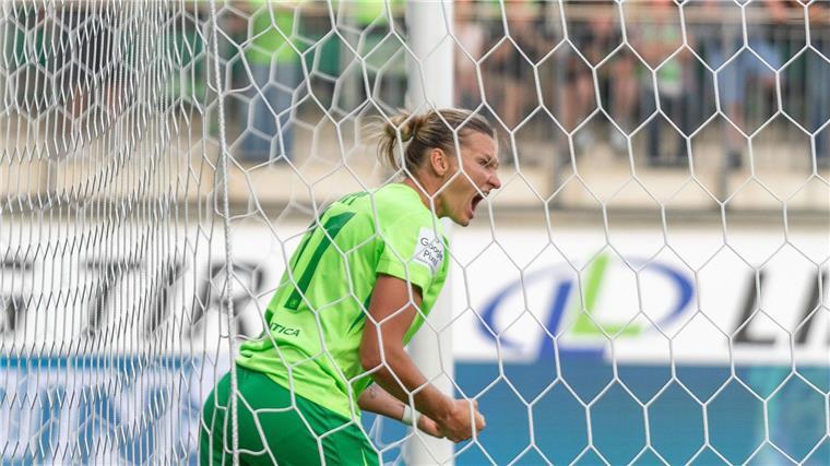 Wolfsburgs Frauen vor Einzug in die Champions League Wolfsburgs Stürmerin Alexandra Popp traf gegen Florenz dreimal.