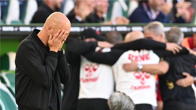 Wolfsburger Enttäuschung: „Irgendwas haben wir verbrochen“ Wolfsburgs Trainer Paul Simonis nach dem späten 3:3 gegen den 1. FC Köln.