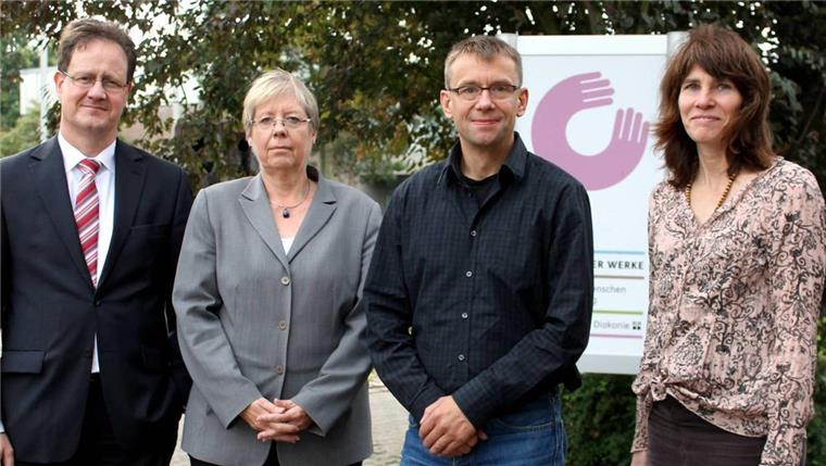 Wollen Licht in ein dunkles Kapitel der Rotenburger Werke bringen (von links): Werke Finanzvorstand Thorsten Tillner, Jutta Wendland-Park sowie die Wissenschaftler Karsten Wilke und Sylvia Wagner.
