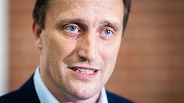 Wüst unterstützt Merz - Lechner: richtige Entscheidung Wüst habe sich in den Dienst der CDU gestellt, sagt Lechner. (Archivbild)