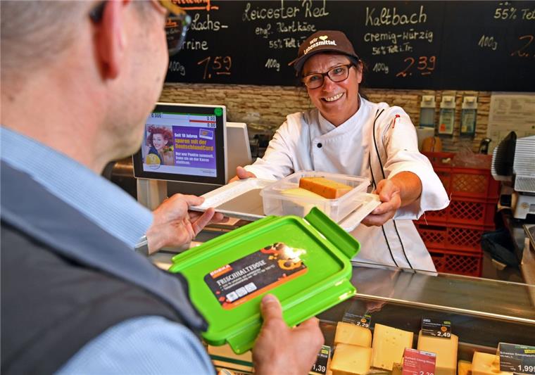 Wurst und Fleisch ohne Verpackung im Supermarkt einkaufen: Das geht jetzt auch in Bremerhaven.