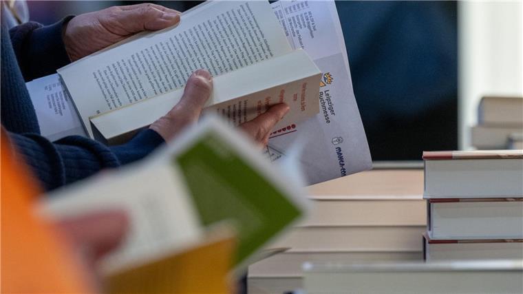 Junge Leser retten den Buchmarkt Young Adult oder New Adult heißen die Trends auf dem Buchmarkt