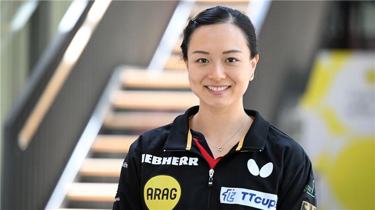 WM-Coup: Deutsches Tischtennis-Doppel schlägt Chinesinnen Yuan Wan freut sich über den Coup.