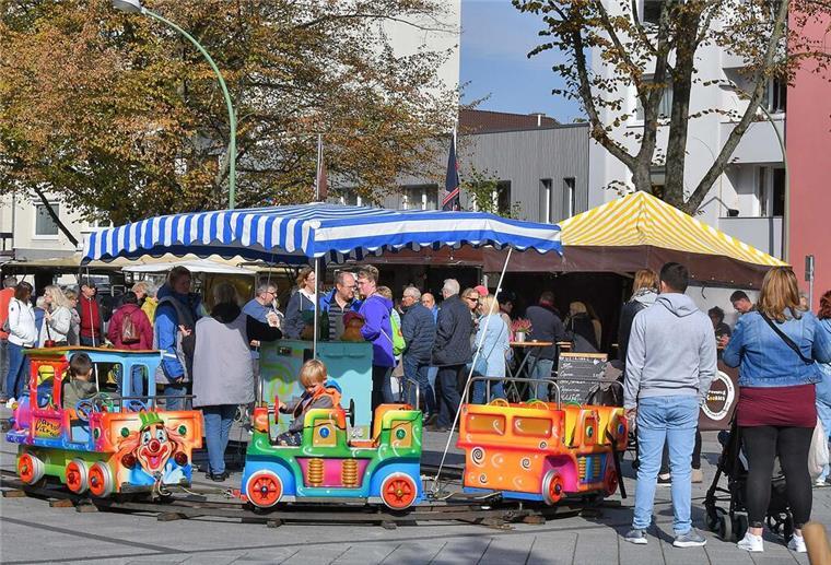 Herbst- und Heideblütenfest in Geestemünde Zahlreiche Aussteller und ein buntes Rahmenprogramm warten auf die Gäste.