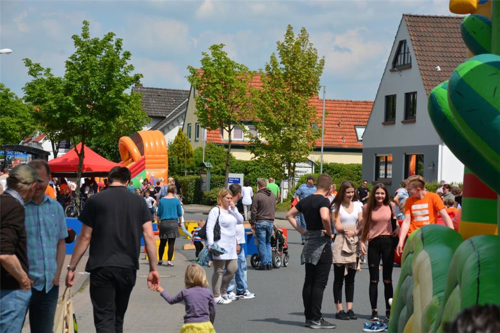 Zahlreiche Besucher ließen sich vom Wetter und den Aktionen anlocken. Foto: Seelbach