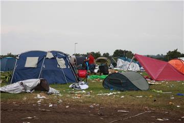 Zahlreiche Zelte wurden einfach stehengelassen. Foto: Leuschner