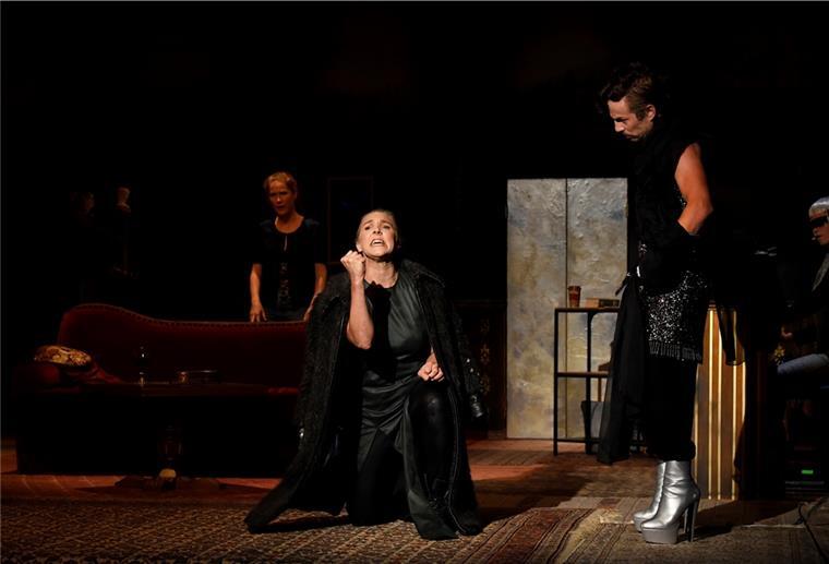 In Hels Hotel hausen die Untoten der Nibelungen Shakespeare Company