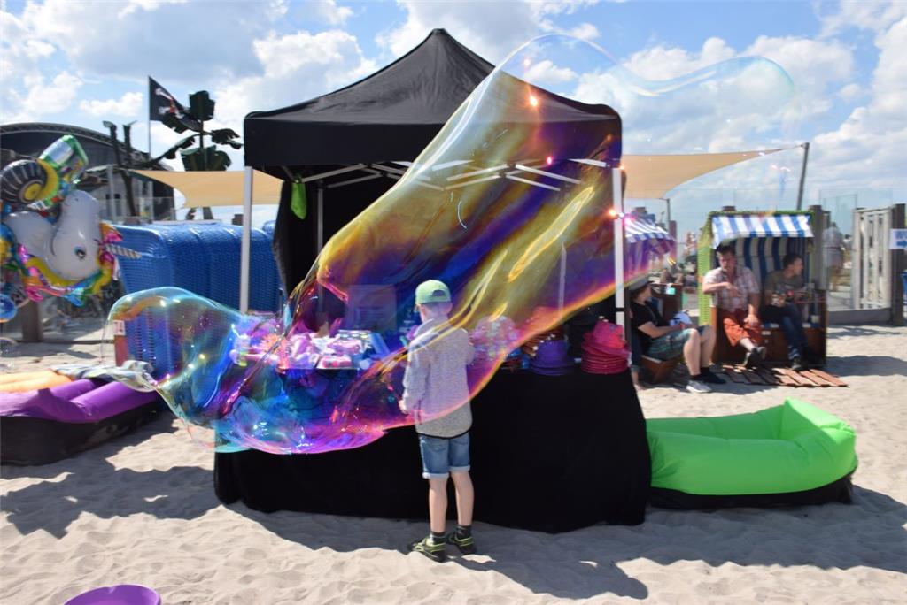 Zirkus- und Drachenfest in Tossens: Auf Wind und Regen am Sonnabend, folgte Sonn...