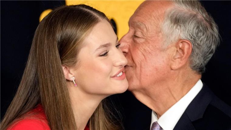 Erste Solo-Dienstreise von Kronprinzessin Leonor im Ausland Zu Besuch bei Freunden: Die spanische Kronprinzessin Leonor traf den portugiesischen Präsident Marcelo Rebelo de Sousa.