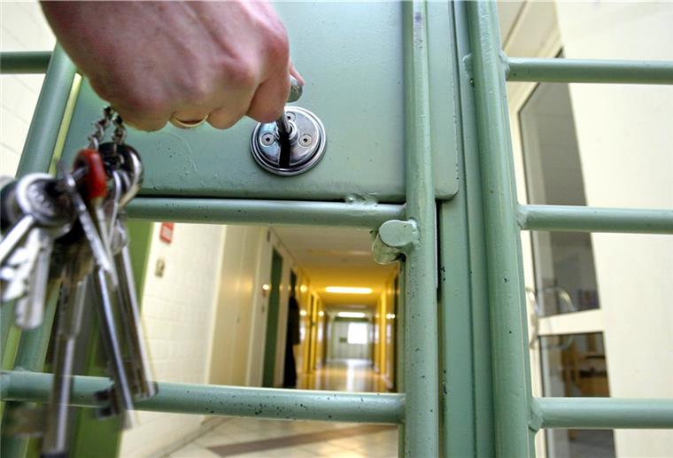 Drogenplantagen: Großdealer muss in den Knast Zu fünf Jahren Gefängnis ist am Donnerstag ein 48 Jahre alter Großdealer verurteilt worden.