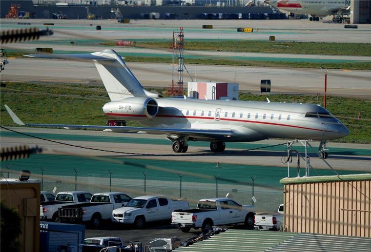 Zu Konzerten, in den Liebesurlaub oder auch zu NFL-Spielen fliegt Swift vor allem mit ihrem Privatjet. (Archivfoto)
