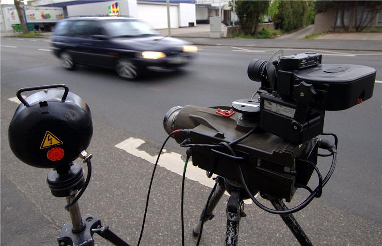 Landkreis Rotenburg: Immer noch zu viele Verkehrstote Zu Radarfallen haben viele ein ambivalentes Verhältnis. Einerseits gibt es den Wunsch nach stärkeren Kontrollen, tappt man selbst hinein, ist schnell von Abzocke die Rede.