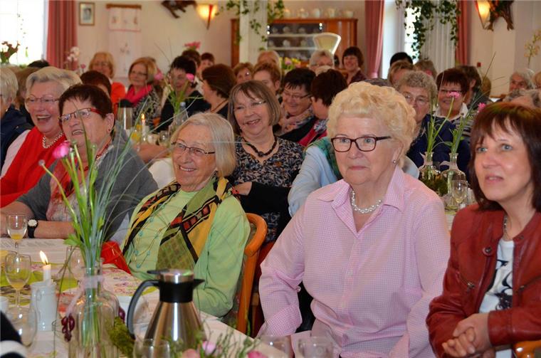 Kochen, Adventsfeier und mehr: Das Programm der Wurster Landfrauen Zu verschiedenen Vorträgen, Veranstaltungen und Kursen lädt der Landfrauenverein Land Wursten und Umgebung wieder im Winterhalbjahr ein. Auch Nichtmitglieder sind immer herzlich willkommen.
