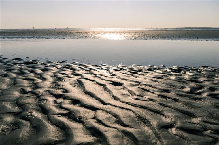 Insel Neuwerk: Der Müllberg kann nicht abgeholt werden Zu viel Sand vor dem Anleger der Insel Neuwerk macht das Festmachen für das Entsorgungsschiff "Björn M" derzeit unmöglich.