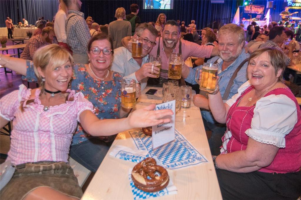 Zünftige Gaudi beim Oktoberfest in der Stadthalle. Foto: Adebahr