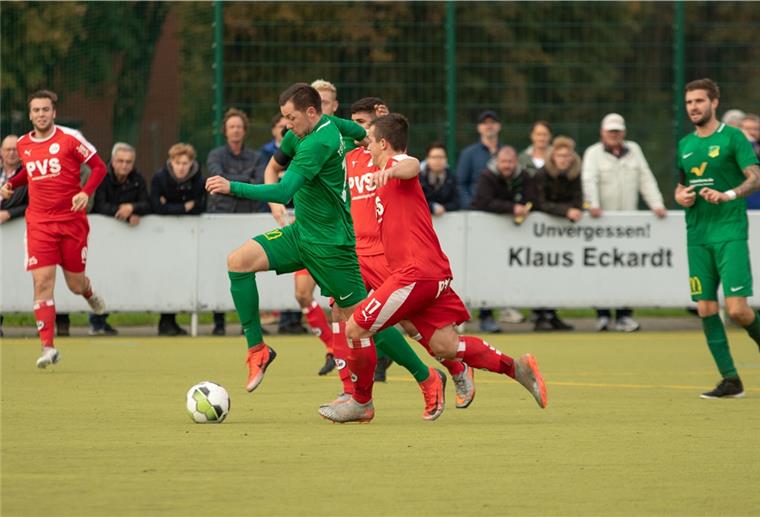 Corona-Derby Abbehausen gegen Brake mit maximal 160 Zuschauern Zuletzt trafen der TSV Abbehausen (grüne Trikots) und der SV Brake am 13. Oktober 2019 in der Bezirksliga aufeinander. Das Spiel endete 2:2.