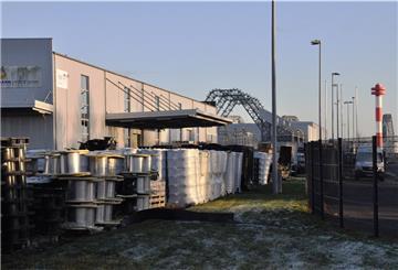 Zum 1. Januar übernimmt Rhenus das Materialwirtschaftszentrum an der Flagbalger Straße in Nordenham, über das die Norddeutschen Seekabelwerke versorgt werden.