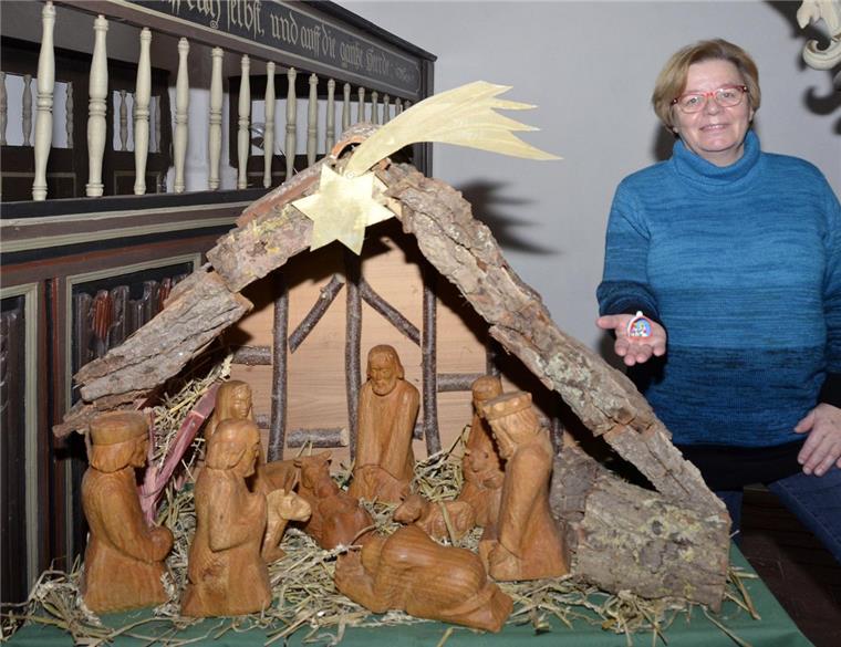 195 Krippen in Wremer Kirche zu bewundern Zum 11. Mal hat Pfarrsekretärin Elke Vierling die Wremer Krippenausstellung organisiert. Foto Ulich