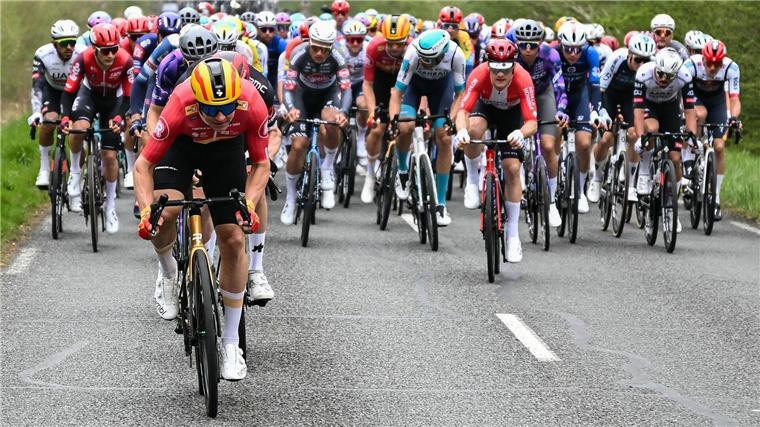 Nach Sturz-Malheur von Pogacar: Triple für van der Poel Zum 122. Mal wurde der Frühjahrsklassiker Paris-Roubaix ausgetragen.