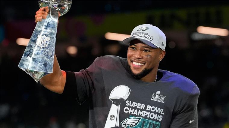 Eagles stoppen Chiefs im Super Bowl: „Das war es alles wert“ Zum 28. Geburtstag den ersten Super Bowl gewonnen: Saquon Barkley.