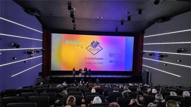 Zeichen der Vielfalt: „Inklusives Filmfestival“ der Elbe-Weser-Welten gestartet Kino Menschen sitzen