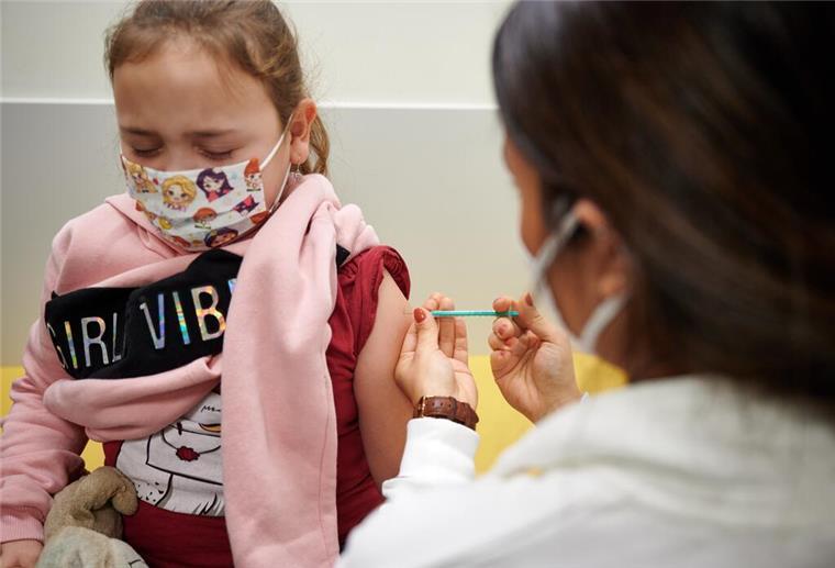 Zum Beispiel soll in den Modellregionen das Zusammenspiel zwischen Kinderärzten mit Kitas und Schulen besser funktionieren.