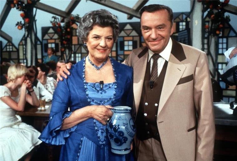 100 Jahre „Witzischkeit“: Runder Geburtstag von Heinz Schenk „Zum Blauen Bock“ war eine der erfolgreichsten TV-Sendungen im Nachkriegsdeutschland. (Archivbild von 1979 mit Heinz Schenk und Lia Wöhr)