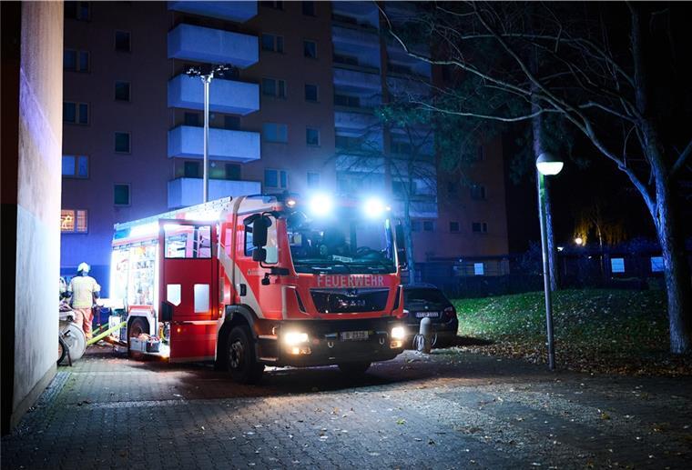Zum dritten Mal brennt es im Keller des Mehrfamilienhaus.