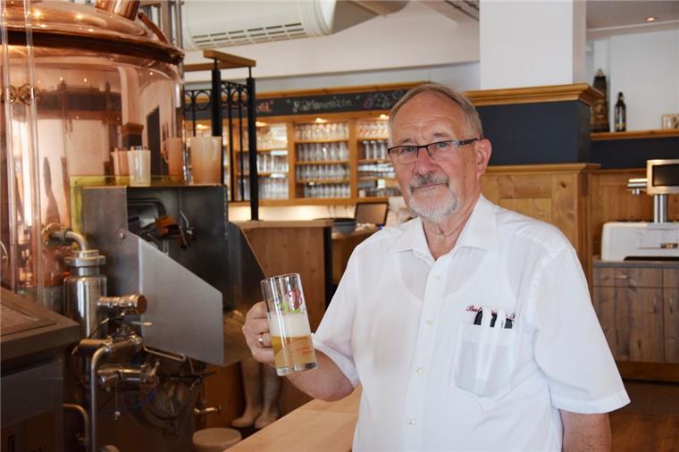 In Nordenham wird am Wochenende ein Bierfest gefeiert Zum ersten Abuser Bierfest hat Udo Venema kleine Brauereien aus den Regionen Weser-Ems und Elbe-Weser nach Abbehausen eingeladen. Gefeiert wird an diesem Freitag und Sonnabend.