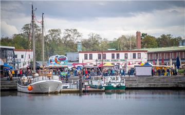 Zum Saisonabschluss im Fischereihafen gab es noch einmal einen Bauernmarkt.