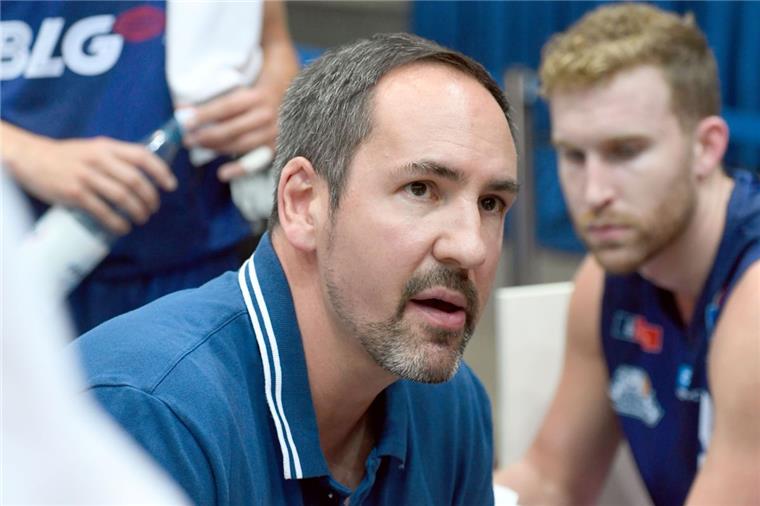 Eisbären: Machowski bekommt Wunschspieler doch noch Zum Saisonauftakt am Sonntag gegen Tübingen wird Sebastian Machowski seinen Neuzugang noch nicht spielen lassen.