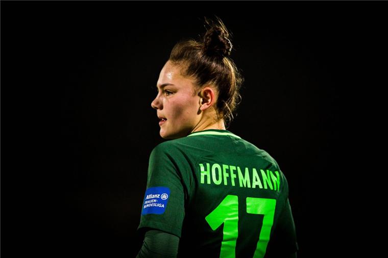 Sie kämpft seit Monaten um ein Comeback bei Werder Bremen Zum Zuschauen verdammt: Seit März hat Giovanna Hoffmann kein Spiel mehr für die Bundesliga-Frauen von Werder Bremen absolviert.