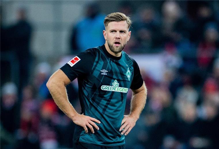 Werders Torjäger Niclas Füllkrug nimmt wieder am Training teil Werder Bremens Niclas Füllkrug